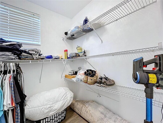 Building Photo - 2107 Harrison Dr