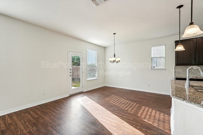 Building Photo - 3306 Putnam Fields