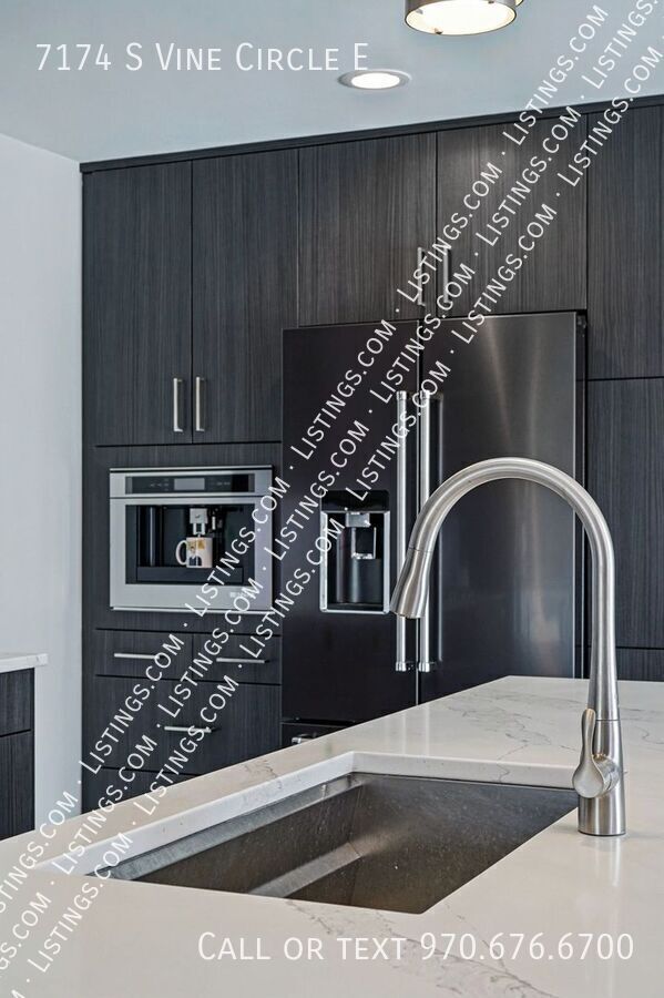 Building Photo - 7174 S Vine Cir E