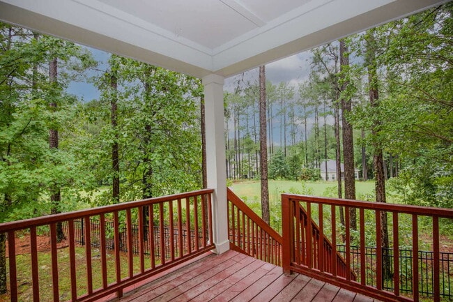 Building Photo - Charming 3 bed, 2.5 bath home with bonus t...