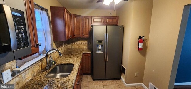 Building Photo - 409 Dove Ct