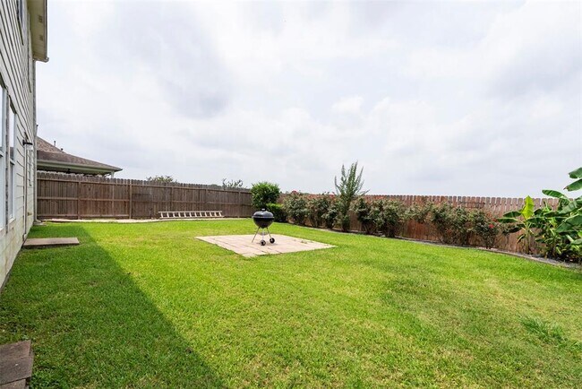 Building Photo - 6407 Hillock Ln