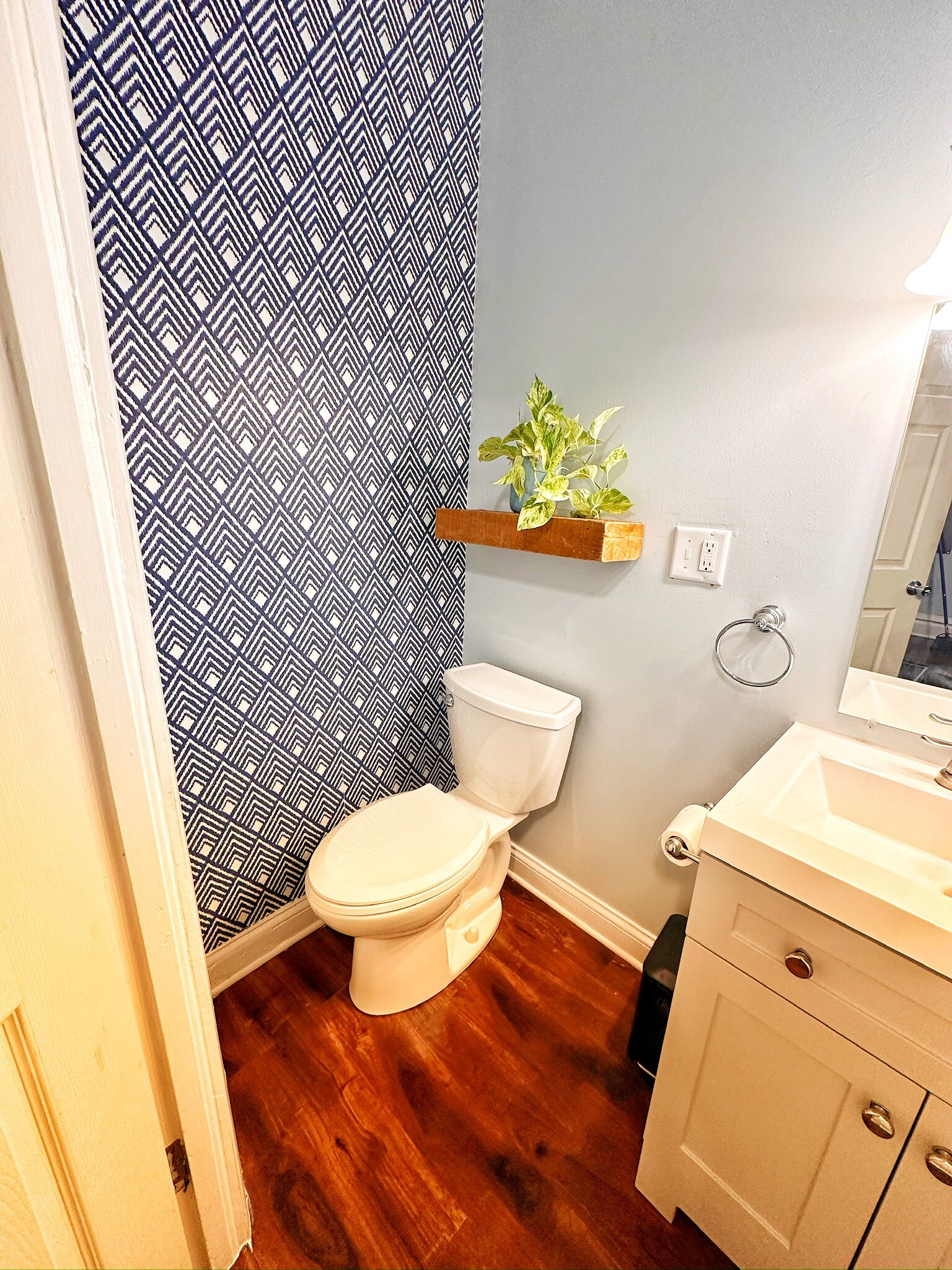 Building Photo - 807 W Vine St