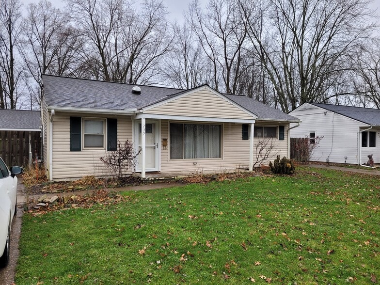 Primary Photo - 239 Kempton Dr