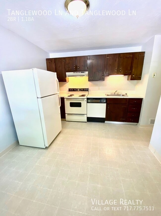 Building Photo - 442 Tanglewood Ln