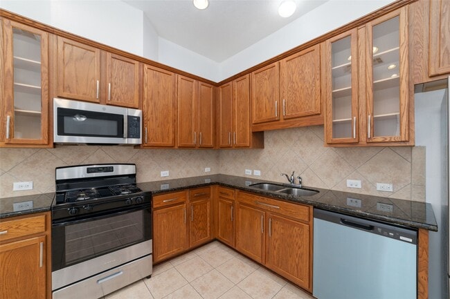 Building Photo - 9338 Logans Run Ln