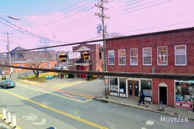 Building Photo - 3205 N Davidson St