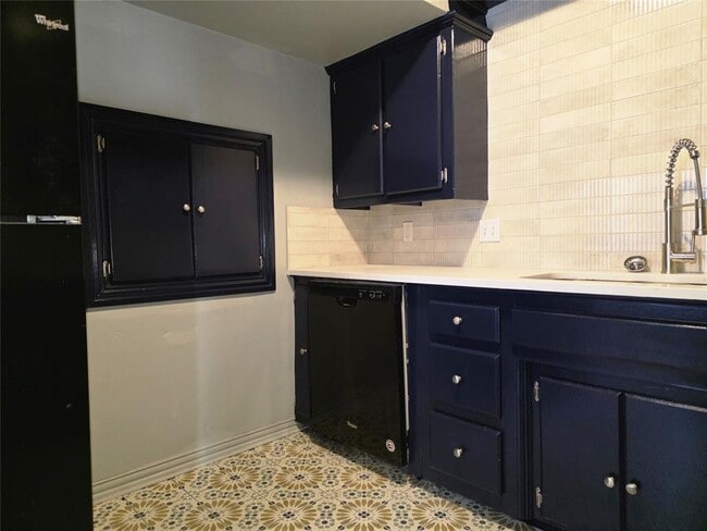 Building Photo - 1725 NW 18th St