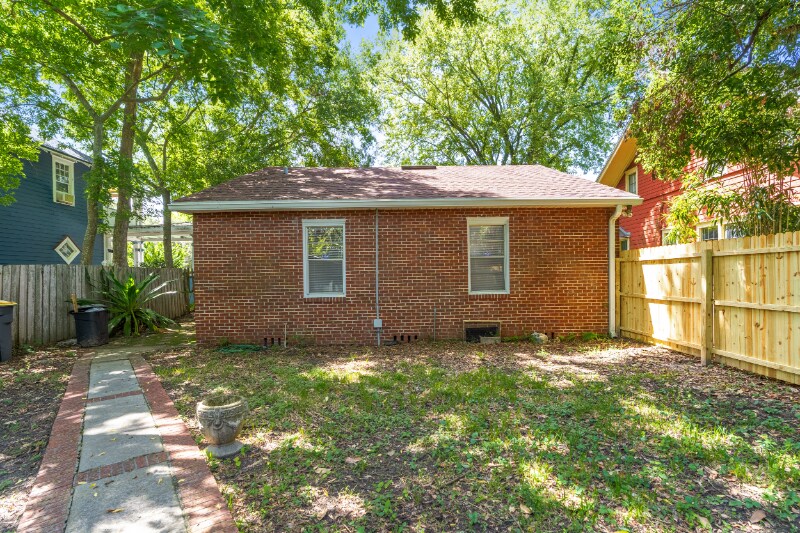 Building Photo - 2039 Dellwood Ave