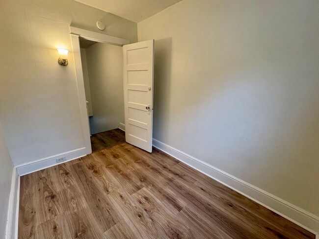 Building Photo - 3 Bedroom 1 Bathroom in Lancaster City!