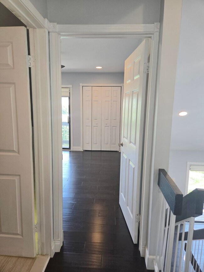 Building Photo - Amenities abound! Spacious, 2-bed & 2.5-ba...