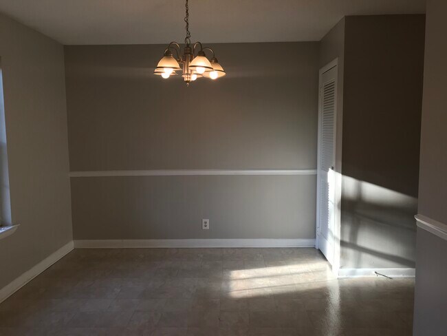 Dining room - 723 Mercer Dr