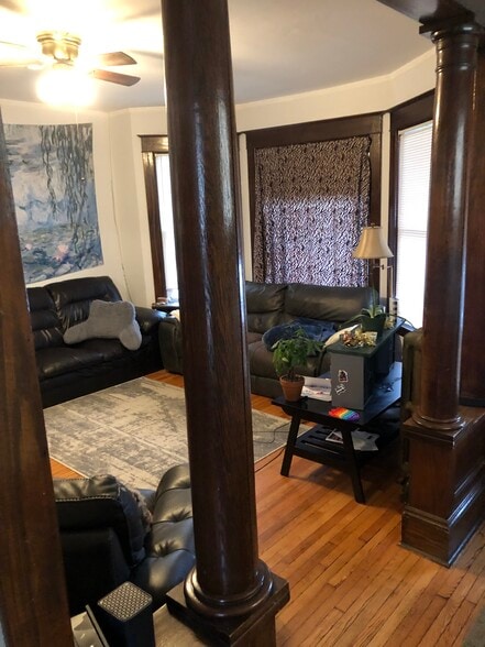 Building Photo - 640 Morris St