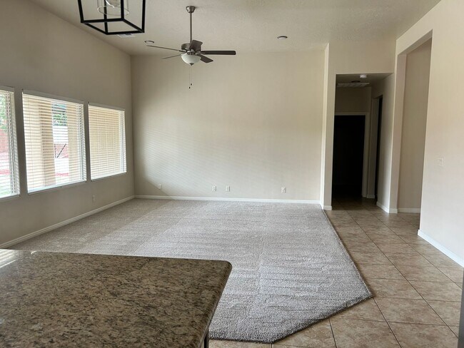 Building Photo - Spacious Single-Level Living in St. George!