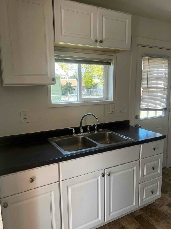 Building Photo - 1228 S 1st St