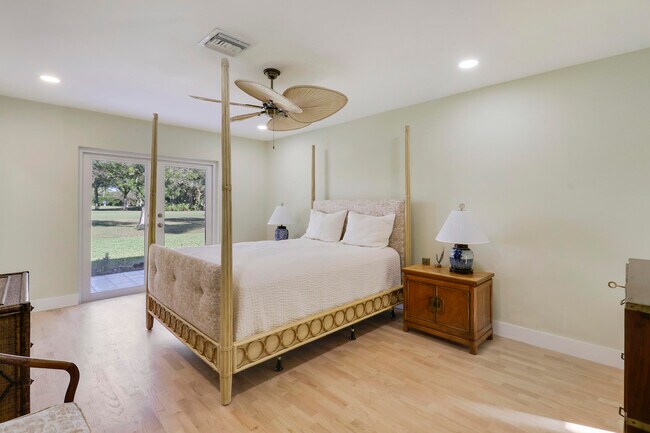 Building Photo - 13760 Sand Crane Dr