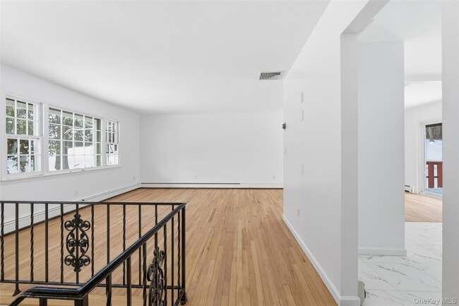 Building Photo - 1618 Morningview Dr