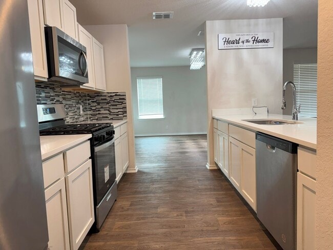 Building Photo - 9603 Lowline Brg