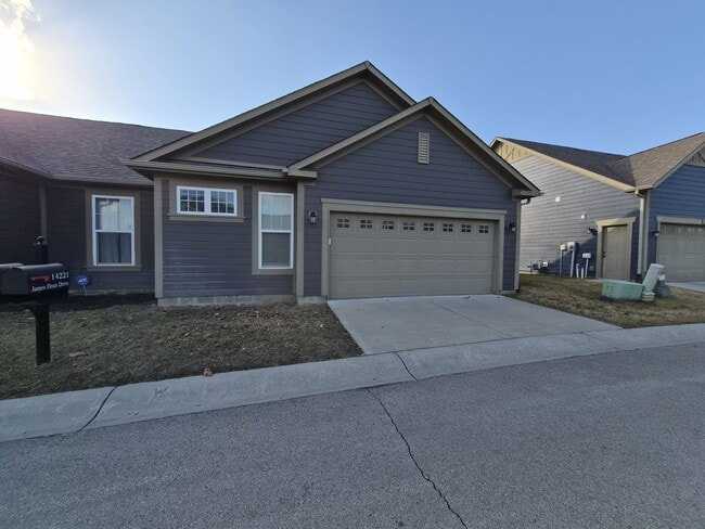 Building Photo - 14221 James Dean Dr