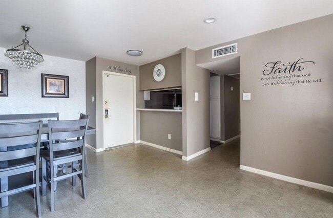 Building Photo - 8529 Hearth Dr