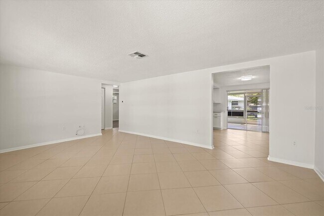 Building Photo - 7751 Cherrytree Ln