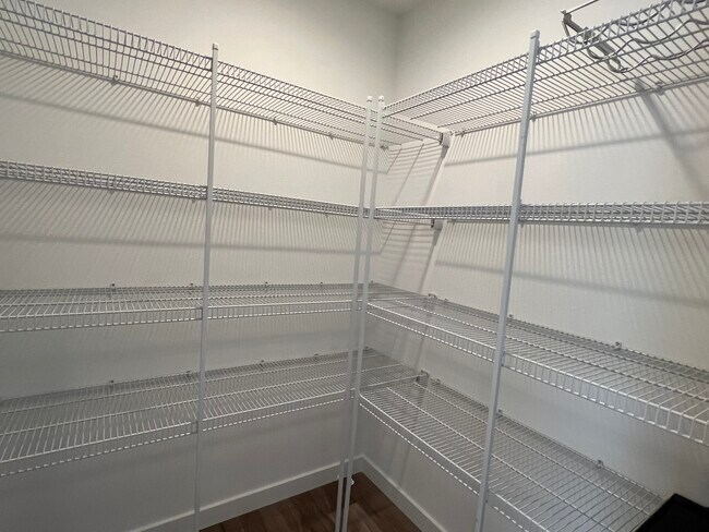 Building Photo - 16604 NE 85th St