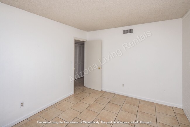 Building Photo - SAND2241