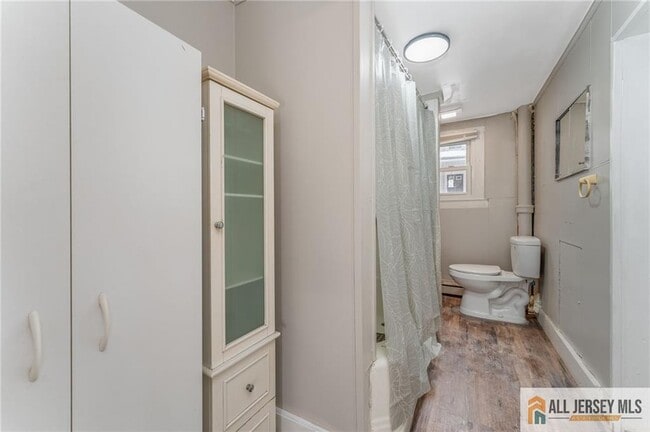 Building Photo - 20 Willow Ave