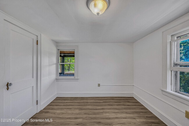 Building Photo - 934 Woodlawn St