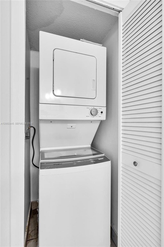 Building Photo - 8255 SW 152nd Ave