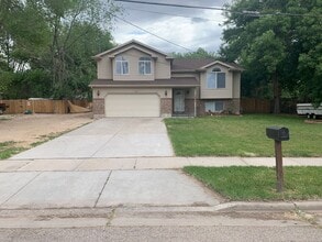 Building Photo - Spacious 5 Bedroom in Roy!