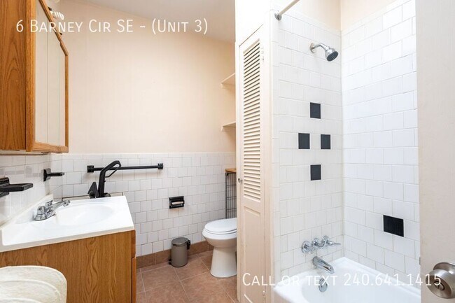 Building Photo - 6 Barney Cir SE