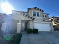 Building Photo - Spacious 4-Bedroom Home: Modern Comfort near Costco and Shopping on Woodland's East Side!