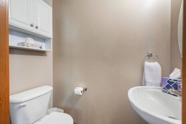 Building Photo - 2025 South Main St