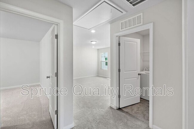 Building Photo - 1103 Red Wing Dr
