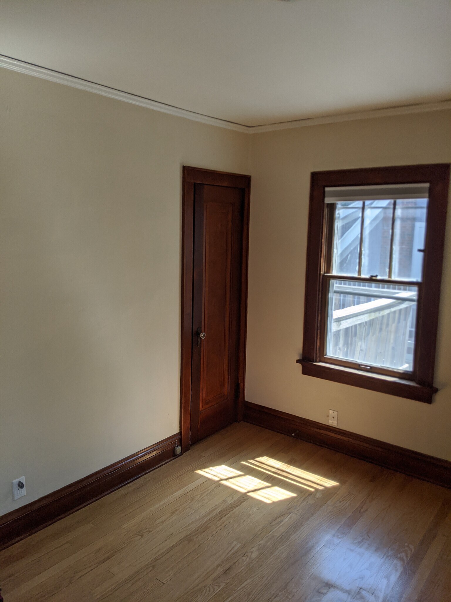 bedroom - 210 S Randall Ave
