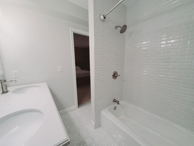 Building Photo - 101 Grove St