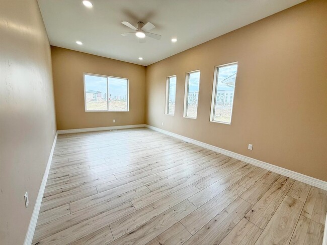 Building Photo - 3109 W Laux Dr