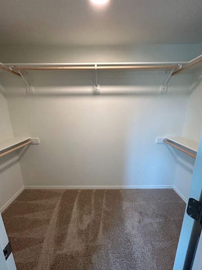 Building Photo - Brand New Townhome!