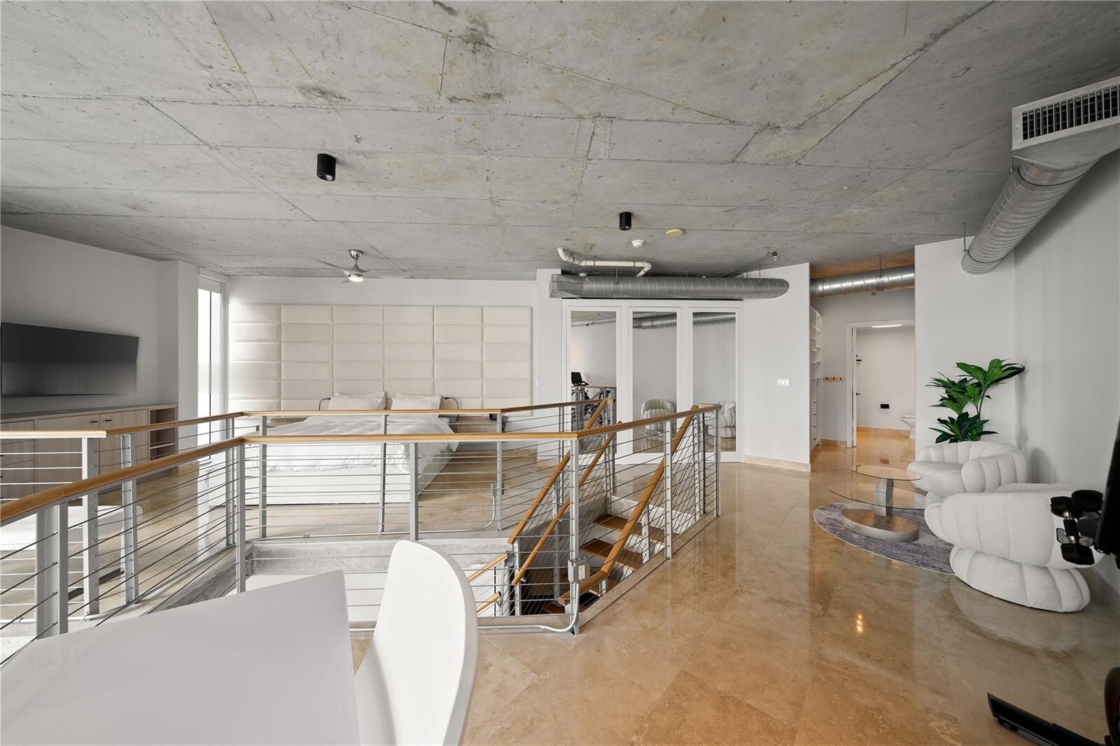 Building Photo - 690 SW 1st Ct