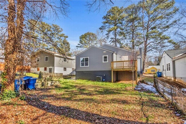 Building Photo - 1271 Lorenzo Dr SW