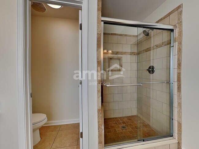 Building Photo - 1152 Balvaird Dr SE