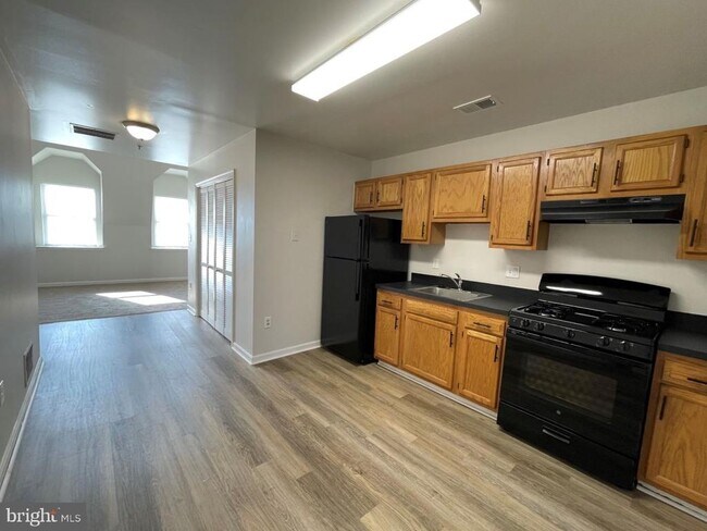 Building Photo - 1619 St Paul St