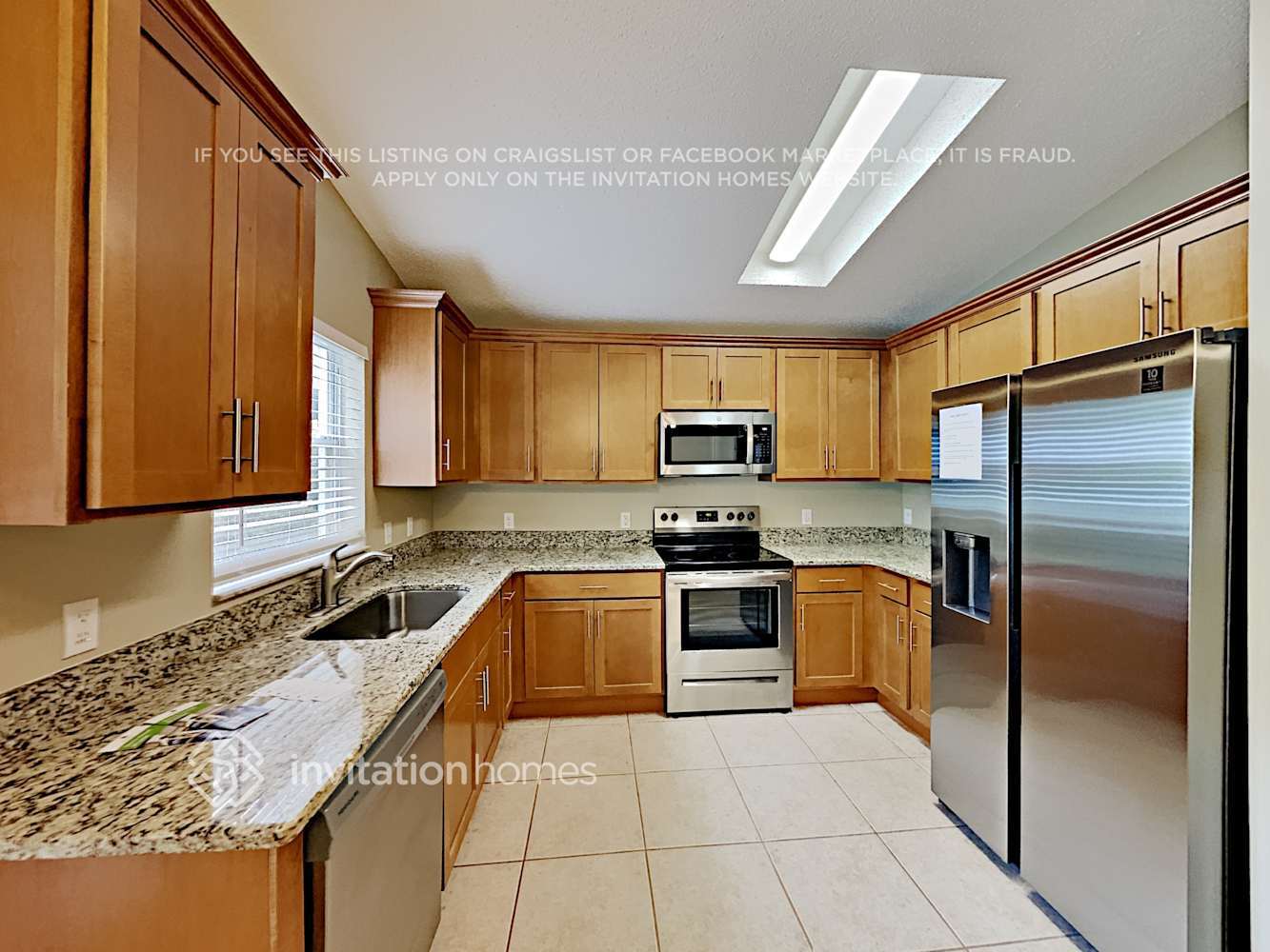 Building Photo - 621 Silver Birch Pl