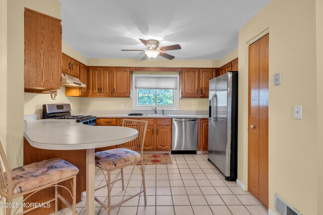 Building Photo - 4 Black Pine Ln