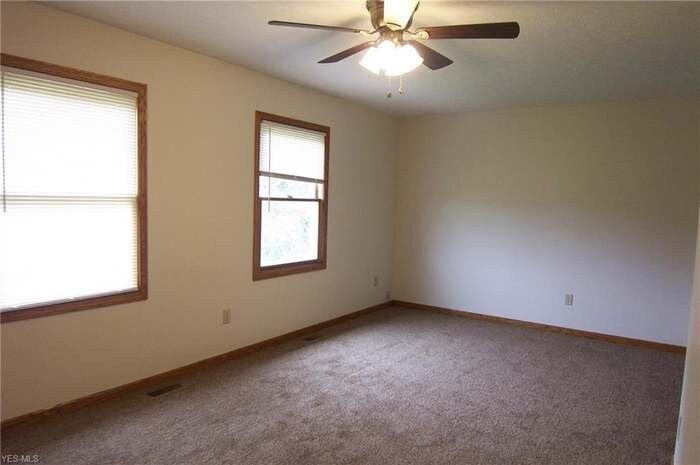 Building Photo - 888 E Caston Rd