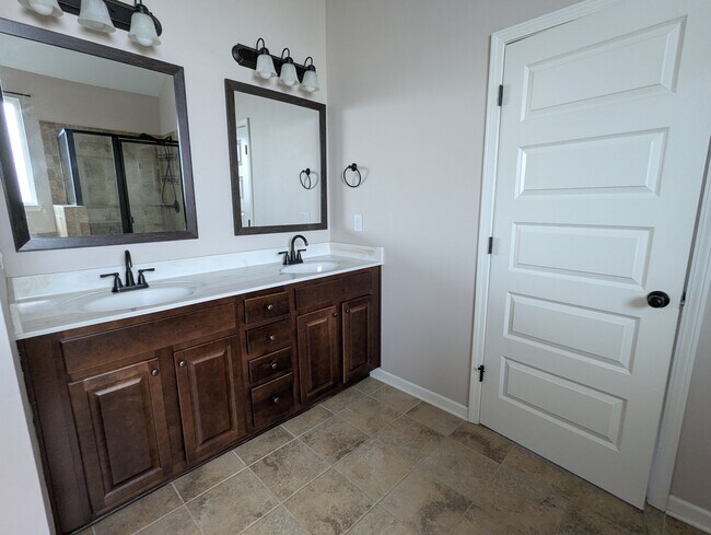 Building Photo - 209 Lovelace Ct