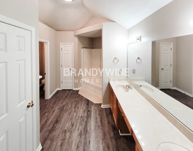 Building Photo - 5597 Blackburg Dr