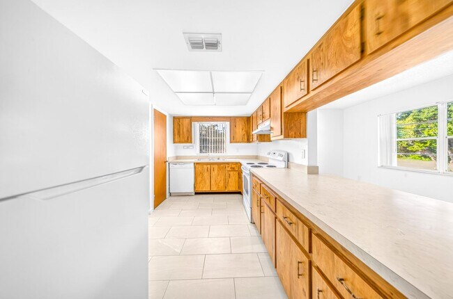 Building Photo - 428 Banana Cay Dr