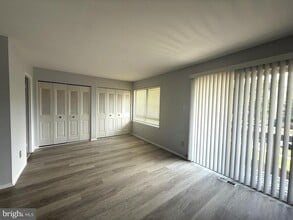 Building Photo - 18451 Stone Hollow Dr